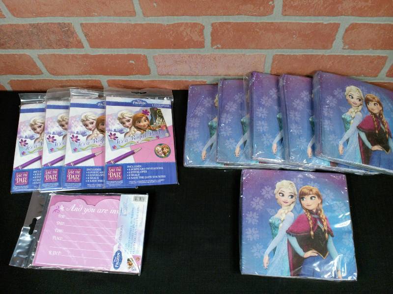 lot 42 image: Disneys Frozen Invitations & Napkins