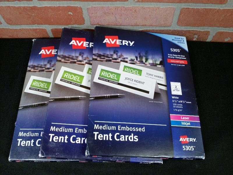 lot 54 image: Avery Medium Embossed Tent Cards
