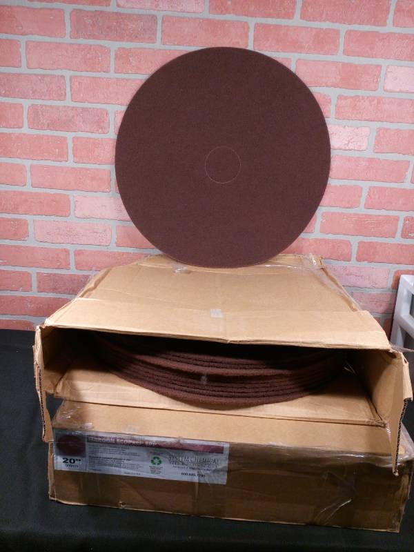 lot 82 image: Floor Maintenance Pads 20