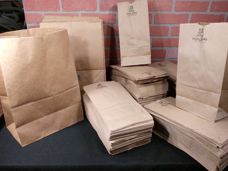 lot 107 image: Paper Bag Variety Lot