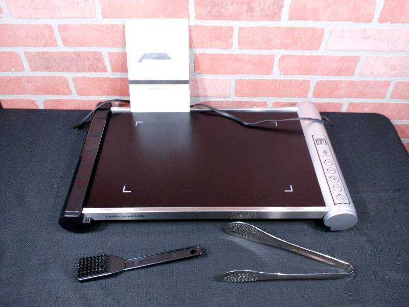 lot 111 image: Cooks Essentials Tabletop Grill