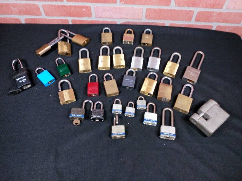 lot 110 image: Miscellaneous Padlocks Without Keys