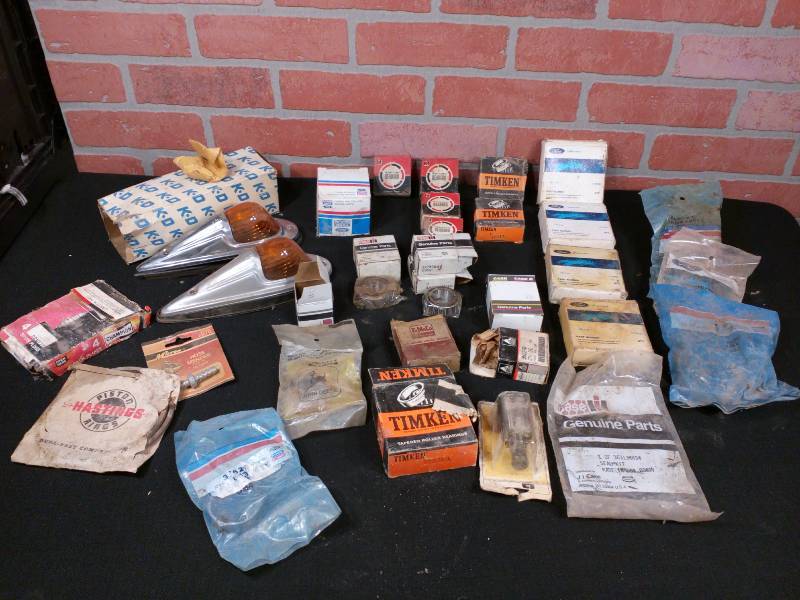 lot 114 image: Miscellaneous Large Assortment Of Farm Machinery Parts