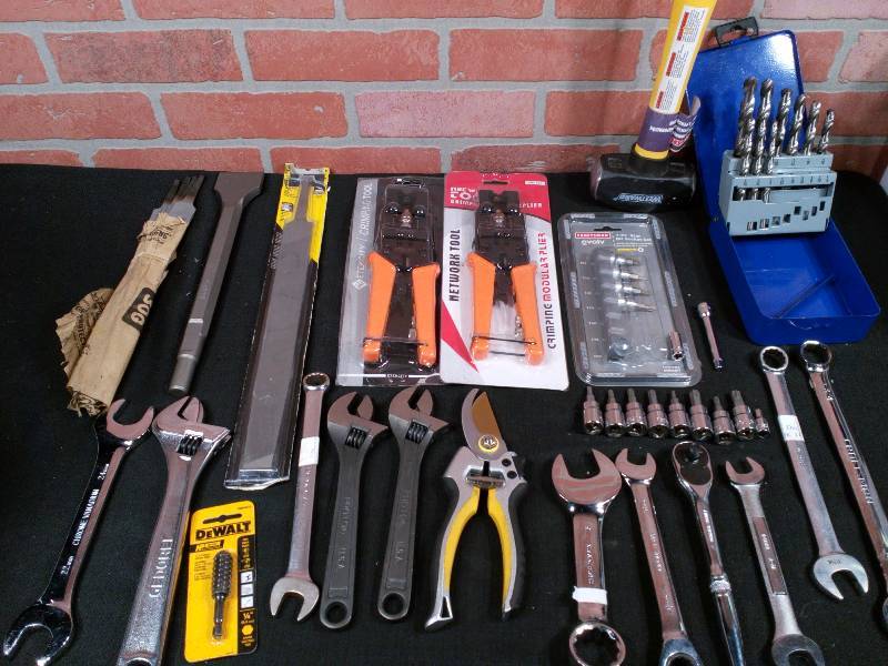 lot 125 image: Variety Lot Of Tools