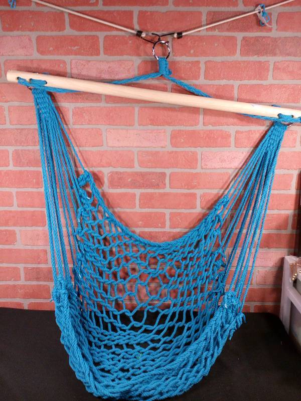 lot 150 image: Hanging Rope Hammock Chair
