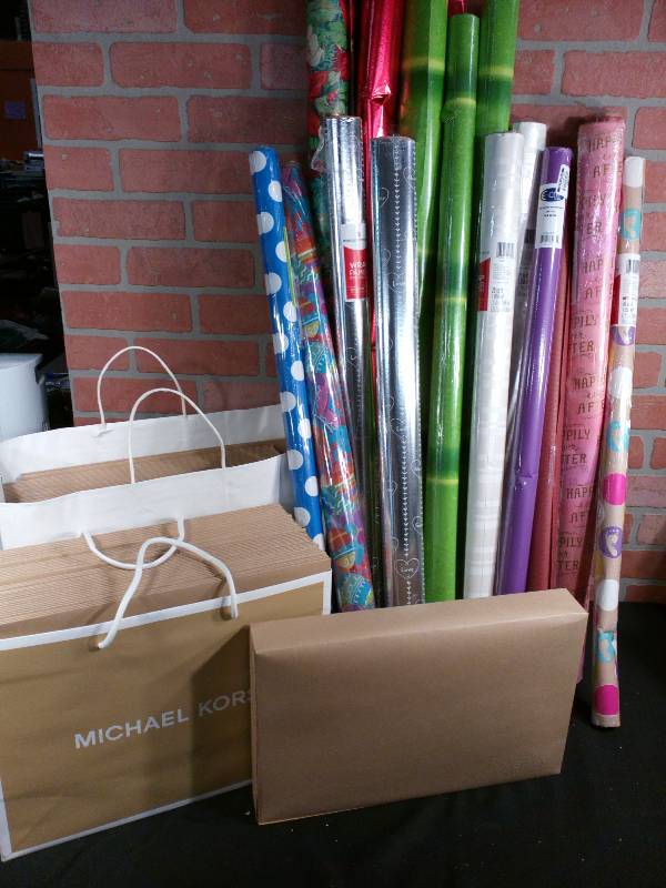 lot 154 image: Gift Wrapping Lot