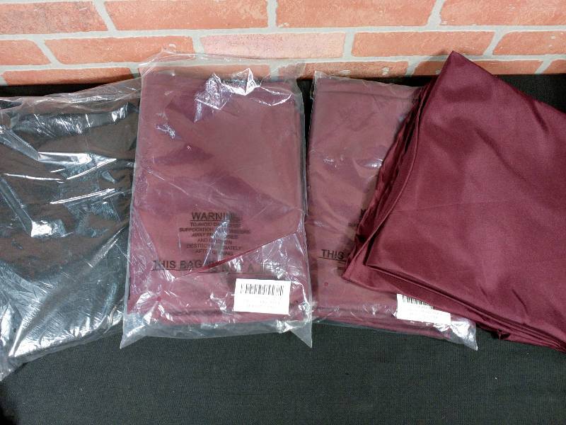 lot 166 image: Table Covers and napkins