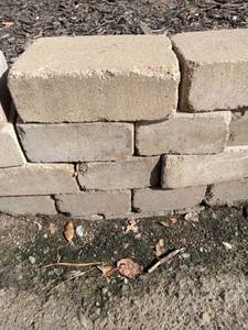 lot 6006 image: Used Concrete Building Blocks - Lot of about 200