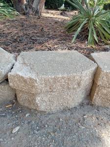 lot 6019 image: Lot of 40 sets of Concrete Building Blocks