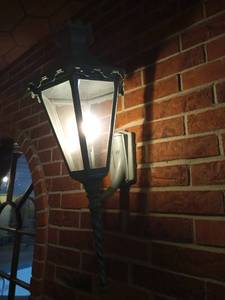 lot 6029 image: Lot of 5 Vintage Outdoor Wall Lantern