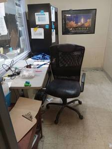 lot 6057 image: Office Workspace Bundle with Teamwork Decor  - Retail $299 ITEM HALTED NO LONGER AVALIABLE