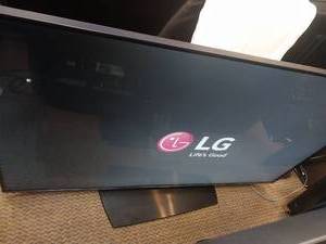 lot 6173 image: LG 55-inch Smart TV (2024 Model)  - Retail $499