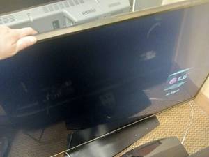 lot 6181 image: LG 49LV5500 LCD TV