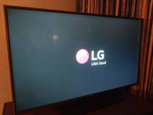 lot 6189 image: LG 43LV570H Commercial Display TV  - Retail $299