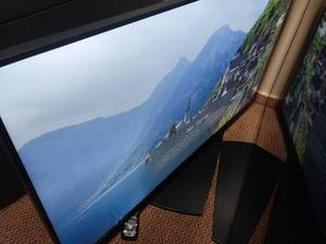 lot 6205 image: LG 55-inch UN570 4K Smart TV  - Retail $449