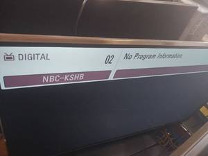 lot 6501 image: LG 49-inch Smart TV Model 49LY570H  - Retail $175