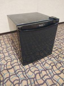lot 7874 image: Compact Refrigerator (MakeModel Vary) Size 19.25x17.5x18  - Retail $75