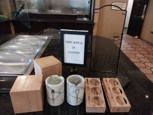 lot 9533 image: Restaurant Service Station Equipment Set