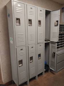 lot 9544 image: Metal Storage Lockers - 8 Unit Set  - Retail $250