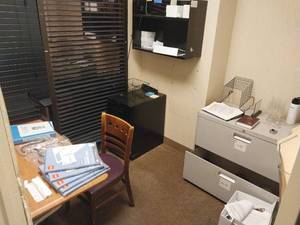 lot 9548 image: Office Desk & Chair and File Cabinets  - Retail $175