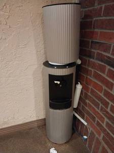 lot 9569 image: Vintage Column Style Water Cooler  - Retail $75