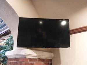 lot 9616 image: 47 TCL Roku Smart TV with Wall Mount  - Retail $150