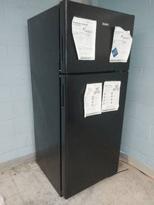 lot 9659 image: Black Full-Size Refrigerator  - Retail $250 - ITEM HALTED NO LONGER AVALIABLE