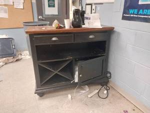 lot 9662 image: Rolling Kitchen CabinetIsland  - Retail $225