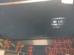 lot 10003 image: LG 49-inch LCD TV Model 49LV570H  - Retail $245