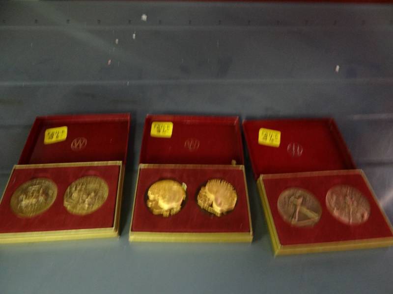 lot 1405 image: (6) Commemorative Coins