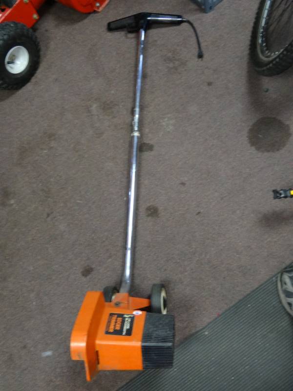 lot 1418 image: Village Blacksmith Edge Trimmer