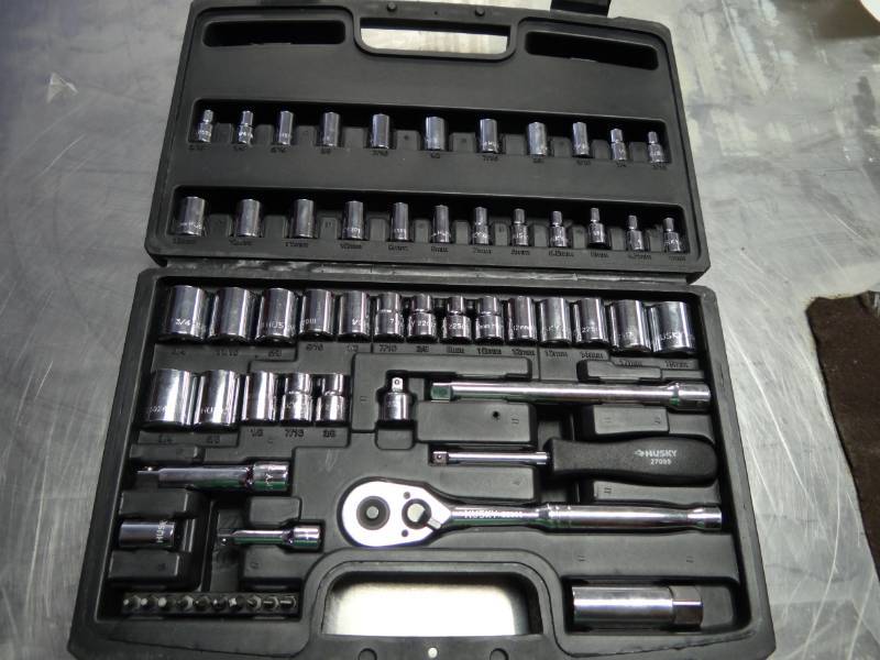 lot 1429 image: Husky Ratchet Set with Case