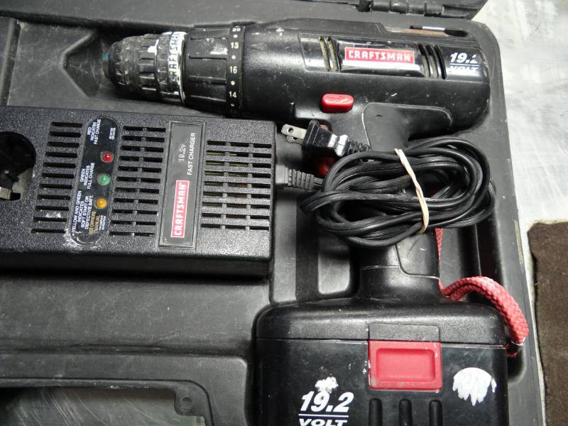 lot 1433 image: Craftsman 38 Cordless Drill Light Combo