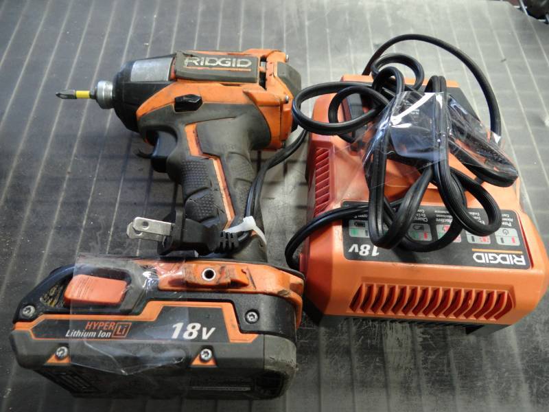 lot 1460 image: Rigid Drill 18V with Charger