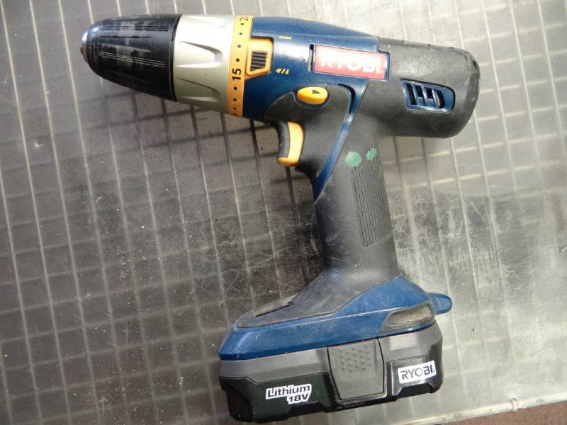 lot 1465 image: Ryobi 18V Drill with Battery