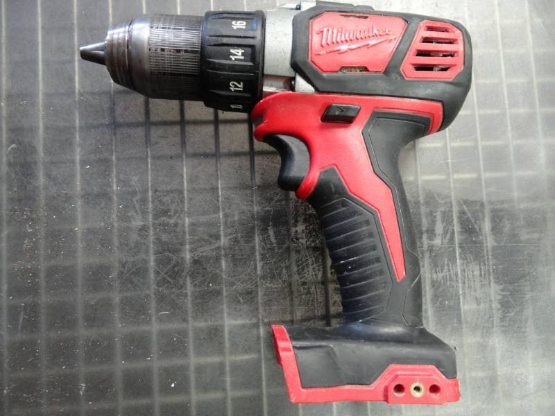 lot 1466 image: Milwaukee DrillDriver 18V