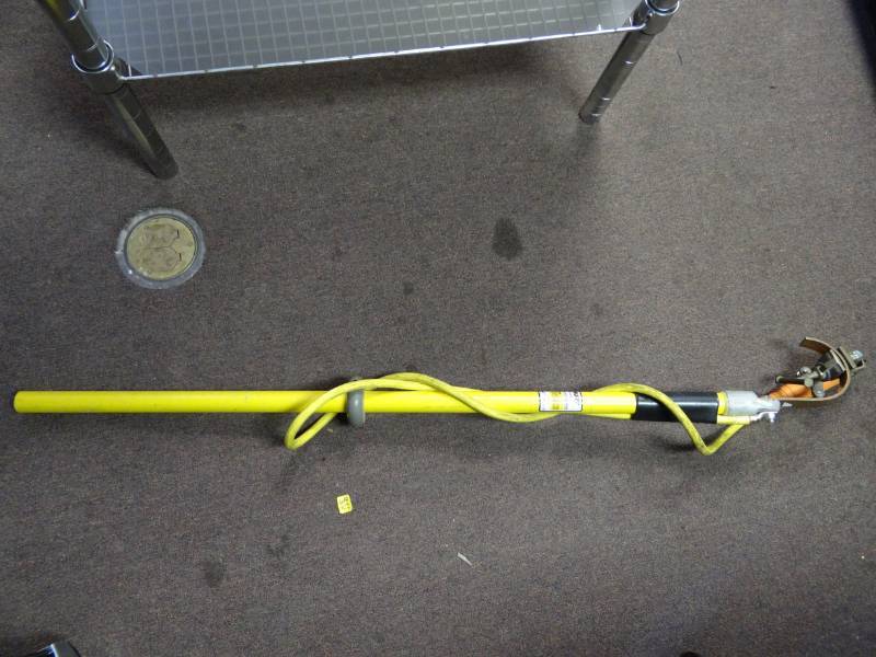 lot 1472 image: Salisbury By Honeywell Medalist Fiberglass Hot Stick