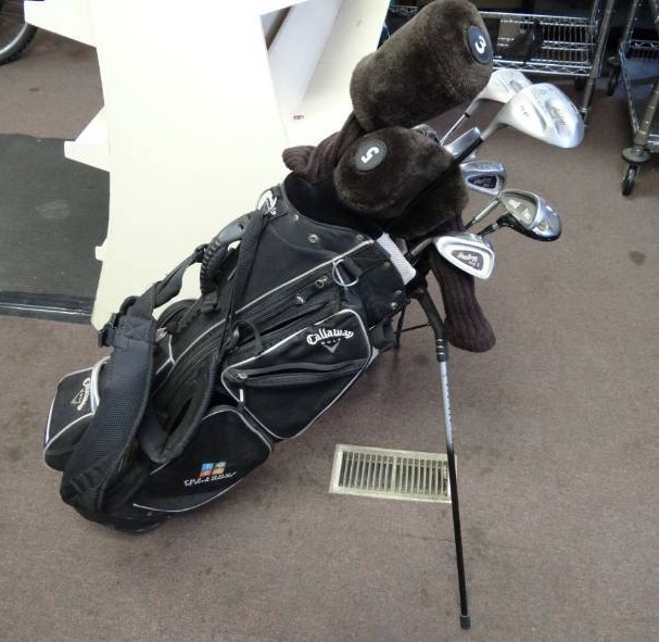 lot 1478 image: Callaway Golf Bag with Various Clubs