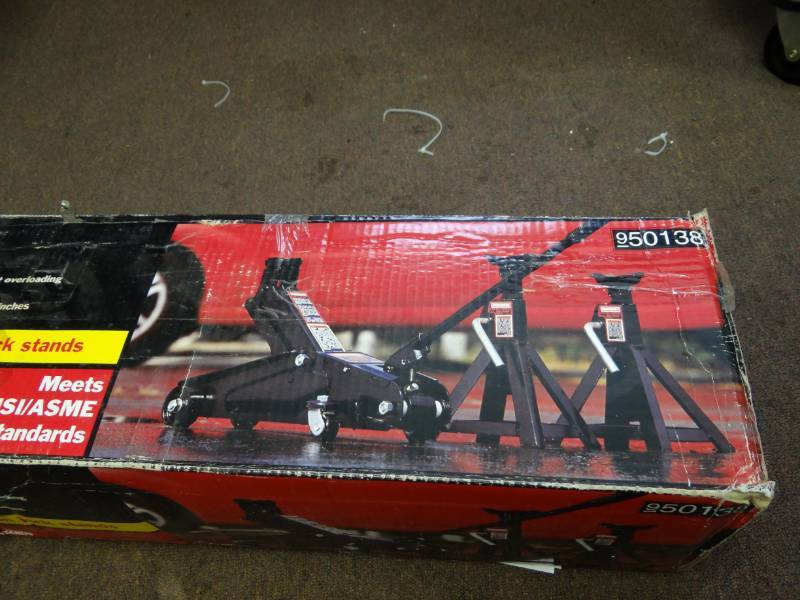 lot 1480 image: Craftsman Compact Floor Jack