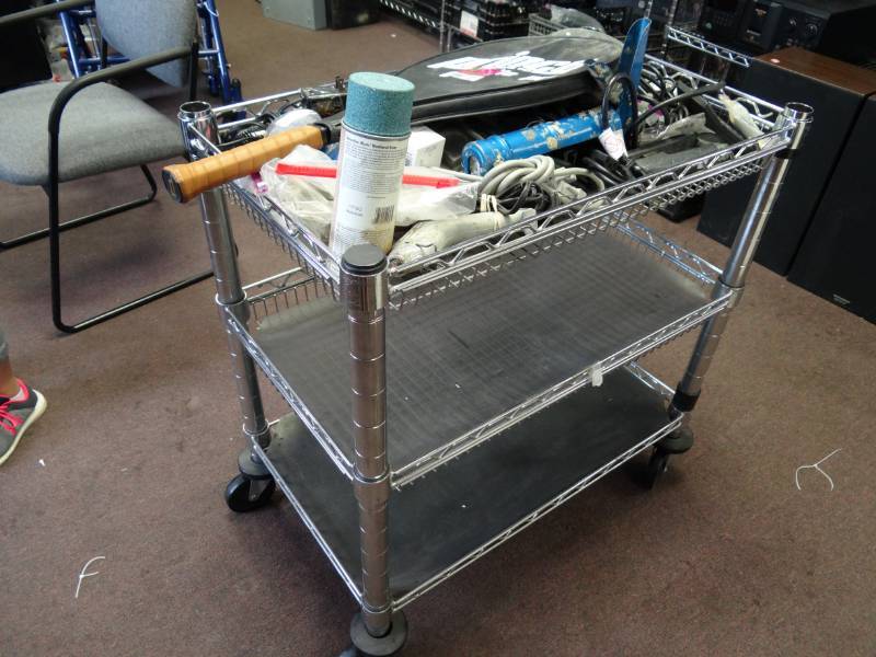 lot 1482 image: 3 Tier Metro Crat on Casters