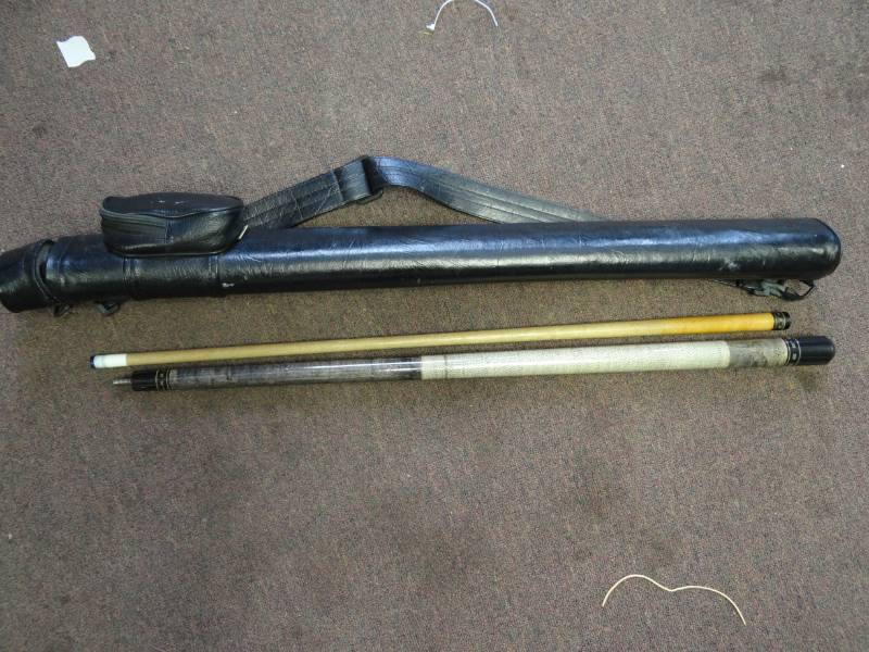 lot 1489 image: Meucci Pool Cue with Case