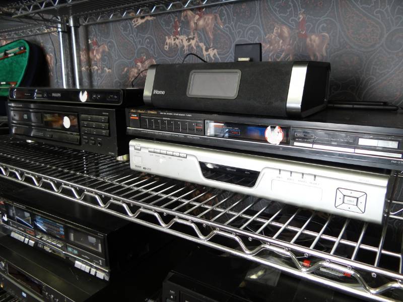 lot 1500 image: Philips DVD Player, Onkyo , I home Dolby