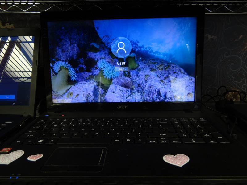 lot 7213 image: 15 Acer Aspire Model # 5253BZ656