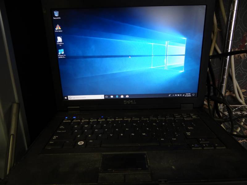 lot 7217 image: 14 Dell Latitude E5400 Laptop