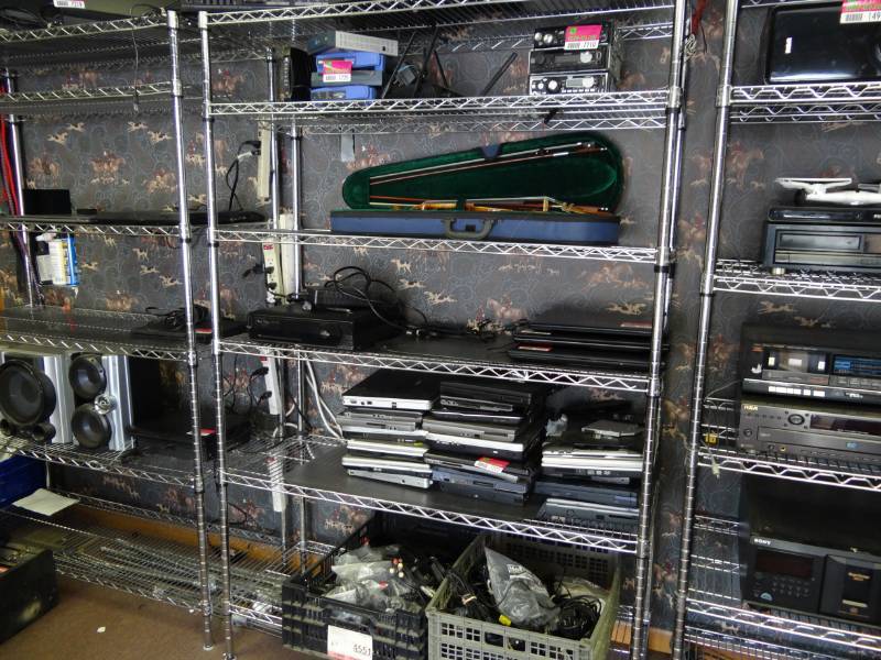 lot 7225 image: 6 Tier Metro Shelving