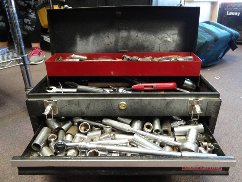 lot 7229 image: Craftsman Tool Box with Tools Included