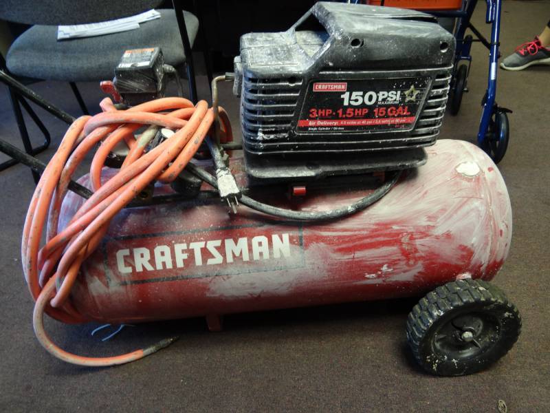 lot 7231 image: Craftsman 15 Gallon Air Compressor