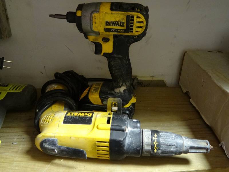 lot 7238 image: Lot of 2 DeWalt Drills