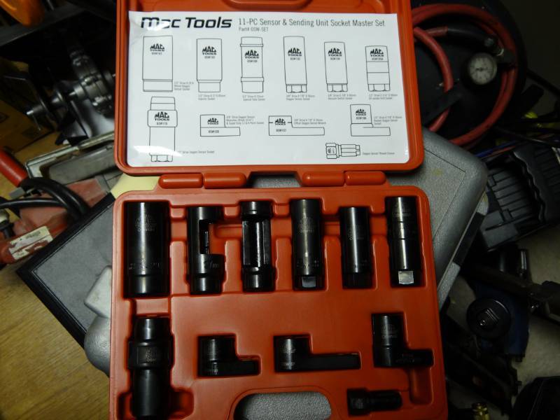 lot 7241 image: Mac Tools 11 Piece sensor and Sending Unit Socket Master Set