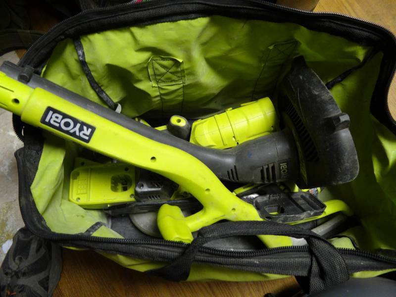 lot 7247 image: Ryobi Tool with Bag